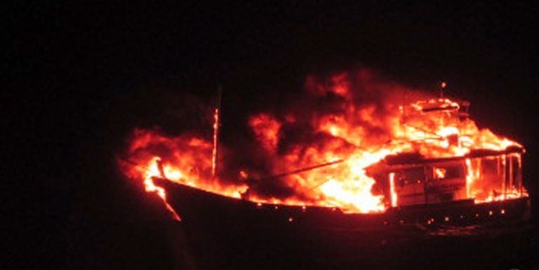 Tau Pakistan tu no khi Hai quan An Do duoi hinh anh