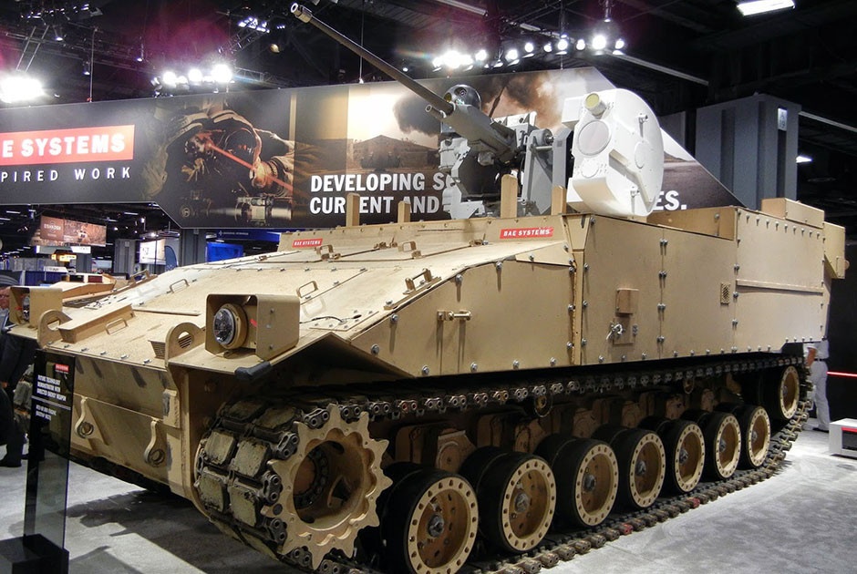 My khoe hang loat vu khi toi tan tai trien lam AUSA-2014 hinh anh