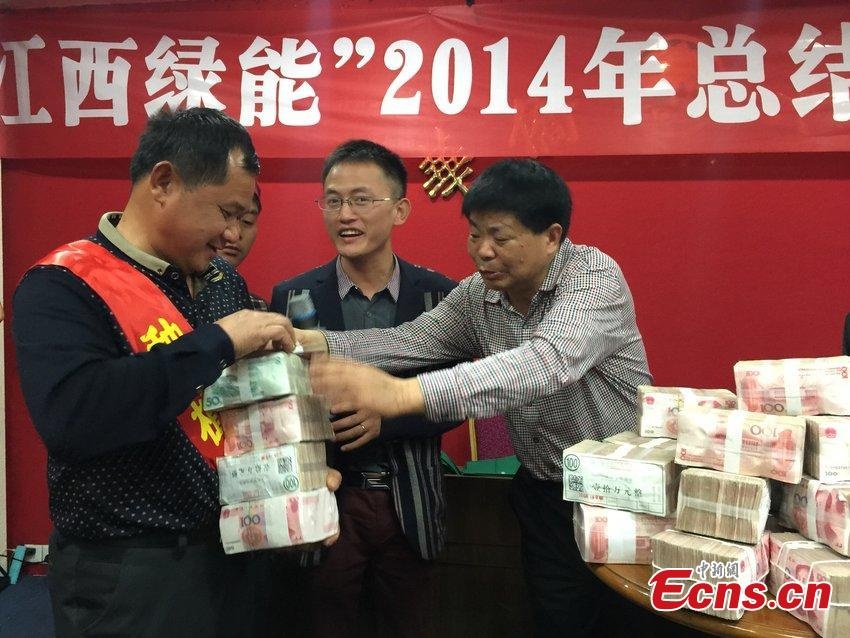 Dai gia thuong nong dan bang nhung cuc tien hinh anh