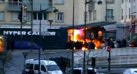 Dien bien cac vu tham sat, bat coc nao loan nuoc Phap hinh anh