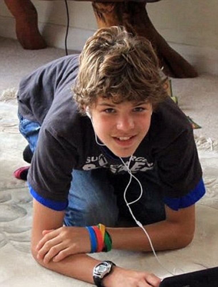 Breck Bednar quen hung thủ giết cậu trên mạng và gặp hắn lần đầu tiên chỉ một ngày trước khi thảm án xảy ra. Ảnh: