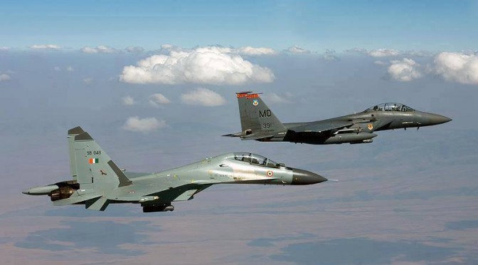 Su-27 do suc voi F-15 hinh anh