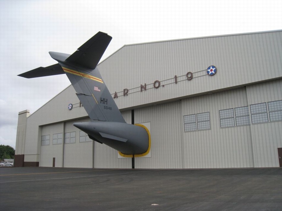 Nhung nha chua may bay khong lo cua My hinh anh