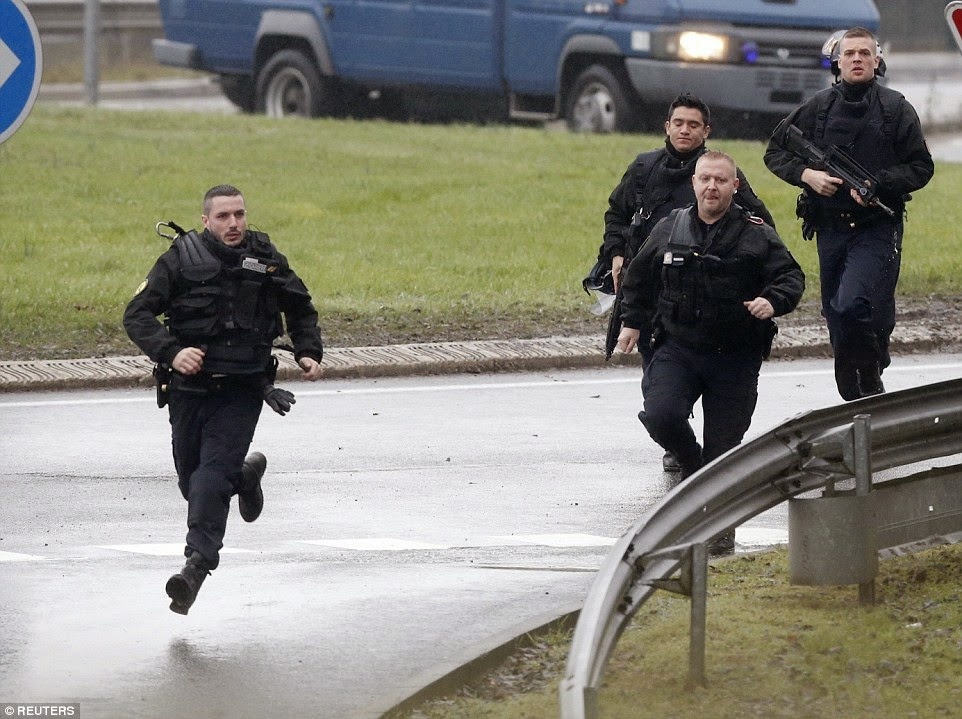 Phap chon ke gay nen vu tham sat Paris trong mo bi mat hinh anh