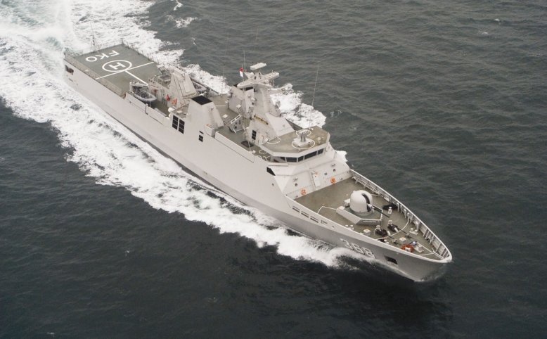 Chien ham hien dai nhat Indonesia hong sonar khi tim QZ8501 hinh anh