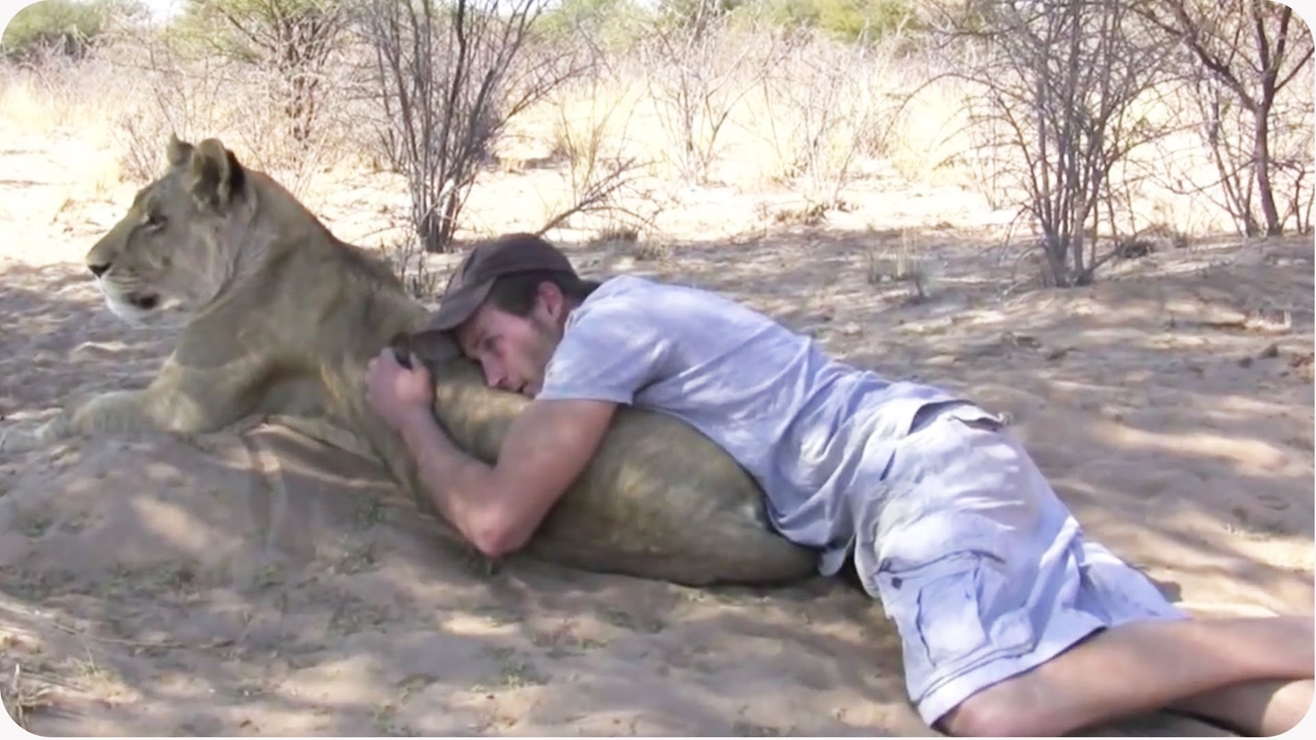 Valentin và Sirga nghỉ ngơi trong một chuyến săn mồi.