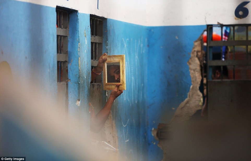 Với khoảng 550.000 tù nhân