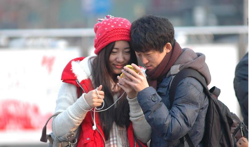 Dich vu thue nguoi yeu ve que an Tet no ro o Trung Quoc hinh anh