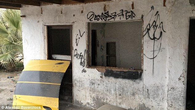 Sự sống hầu như không còn hiện diện ở thành phố Pradexis Guadalupe, nơi các phần tử tội phạm kiểm soát hoàn toàn