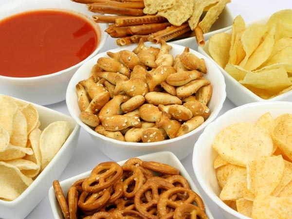 Love having some canned chips for your break? Be aware that you are taking carcinogens also along with it. Also, if the chips are made in reused oil, it is even more dangerous.