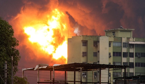 Cuu nguoi o nha xac hinh anh