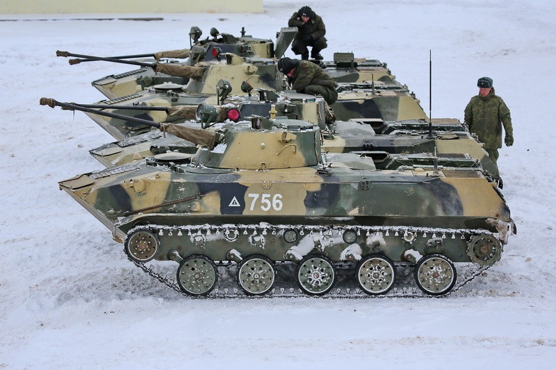 Linh du Nga huan luyen trong tuyet hinh anh