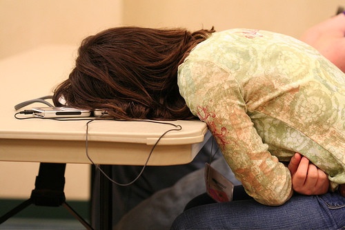 Chat phong xa gay hoi chung ngu nhu chet o Kazakhstan hinh anh