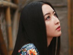 Nu hoa si co ve dep nhu tranh hinh anh