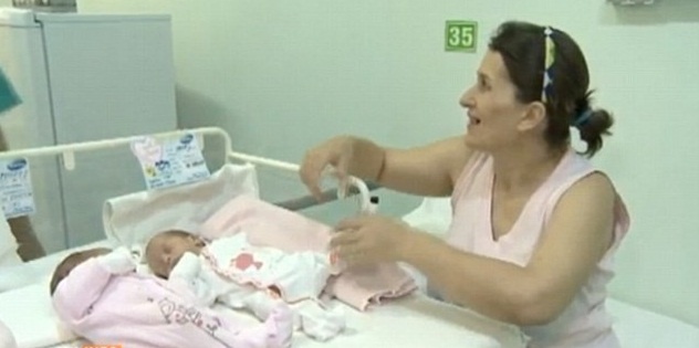 Ca sinh doi keo dai gan 2 thang o chau Au hinh anh