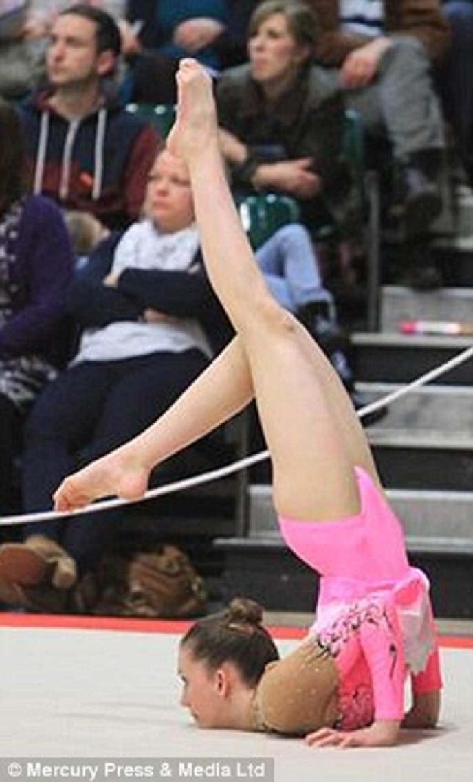 Hiện tại, Lauren vừa kiên trì trị liệu kéo thẳng xương sống vừa tích cực tập luyên cho các giải đấu sắp tới. Ảnh: 