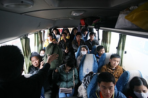 Meo chua say tau xe khong can uong thuoc hinh anh