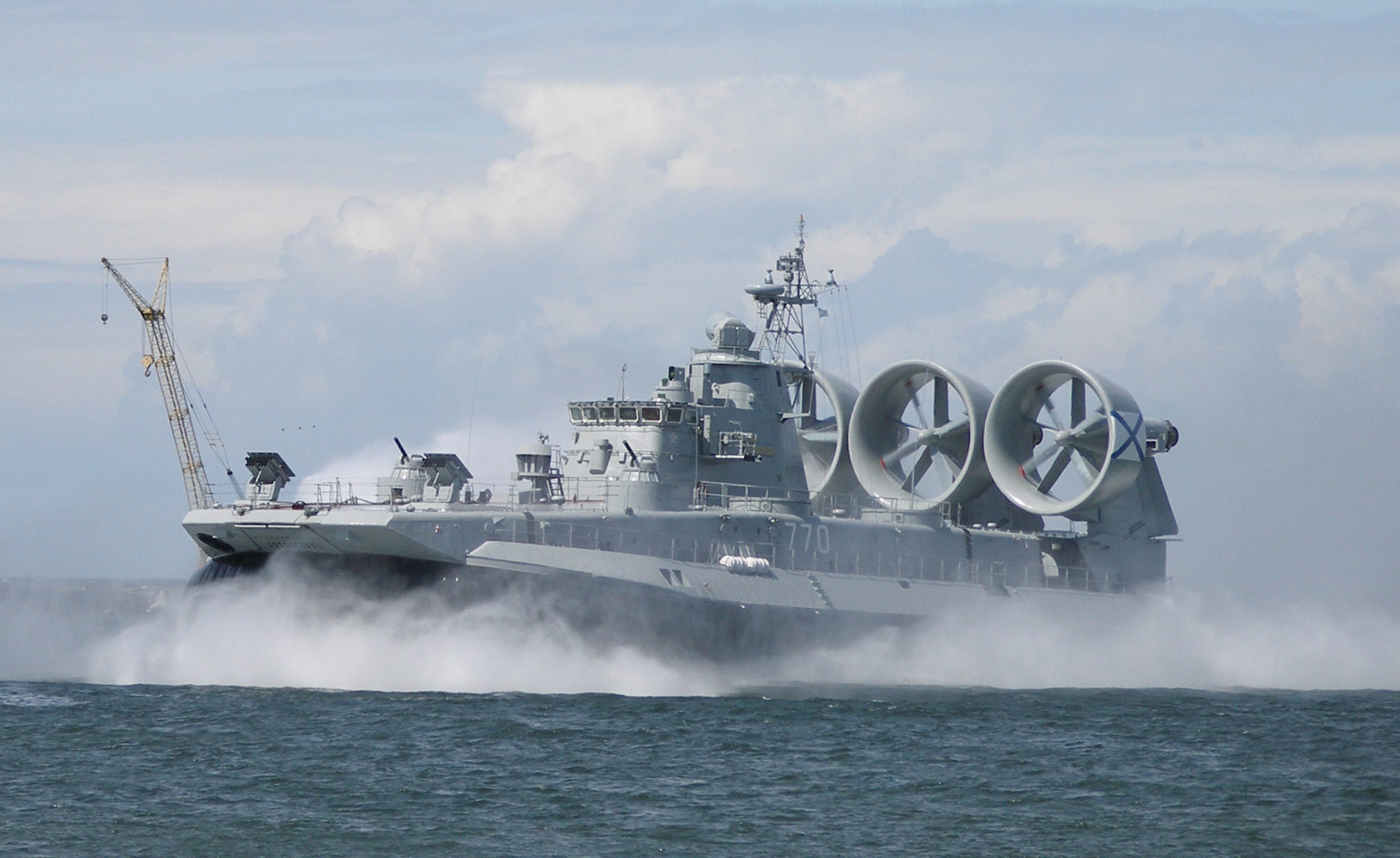 Tau khi dem lon nhat the gioi hinh anh