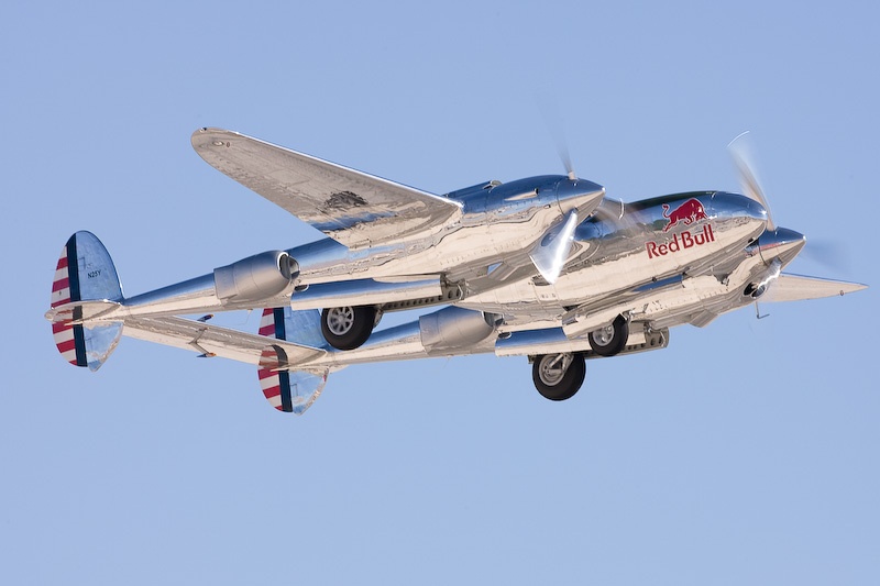 Hai phi co thoat nan sau khi va cham tren khong hinh anh