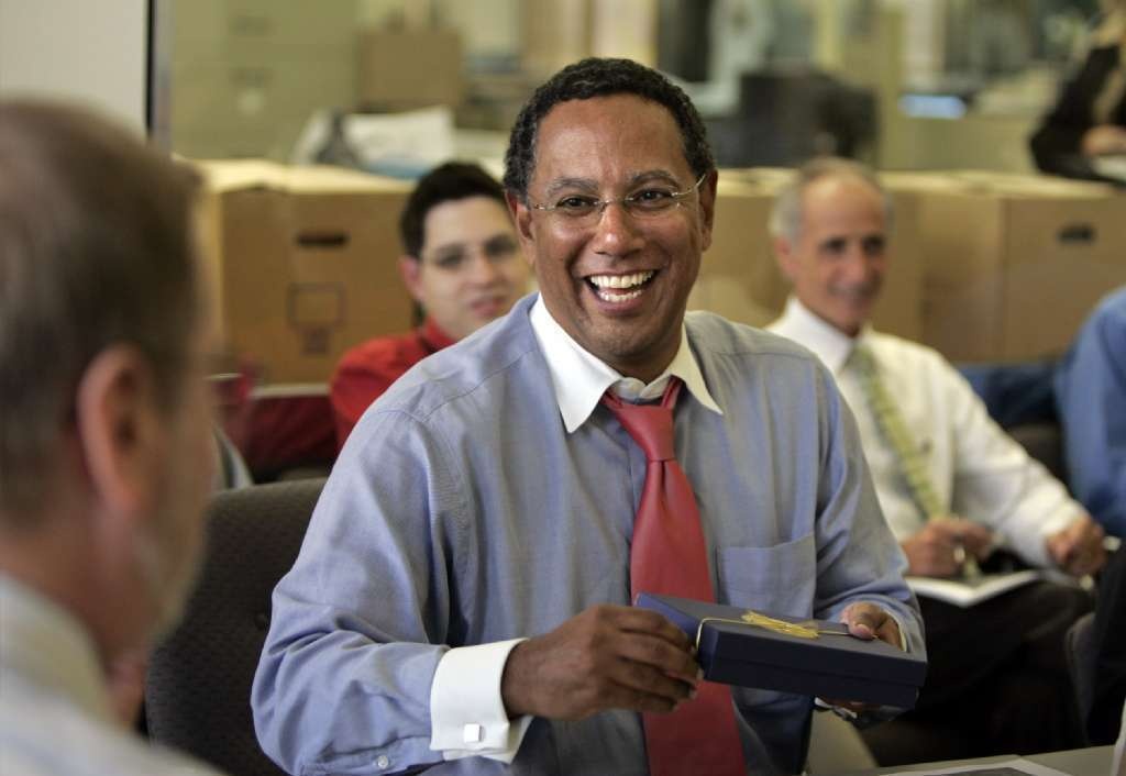 Bao chi the gioi xon xao vi thu 'Tim huong cho tuong lai' hinh anh