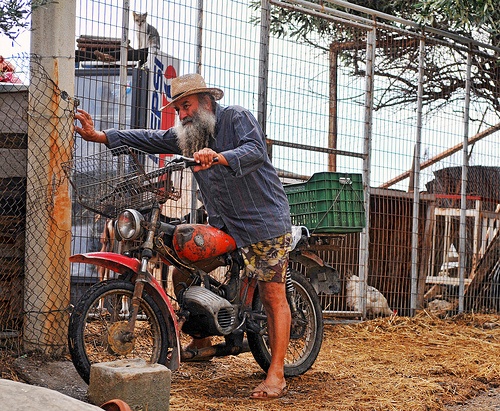 Day deo quan mac vao kinh chieu hau hinh anh