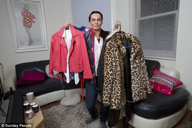 Tro thanh trieu phu nho nghe lay cap hinh anh