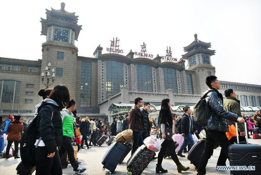 Hang tram trieu nguoi Trung Quoc dong loat roi que hinh anh