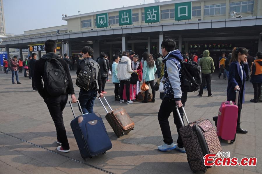 Khá nhiều sinh viên trở lại trường sau rằm tháng Giêng.