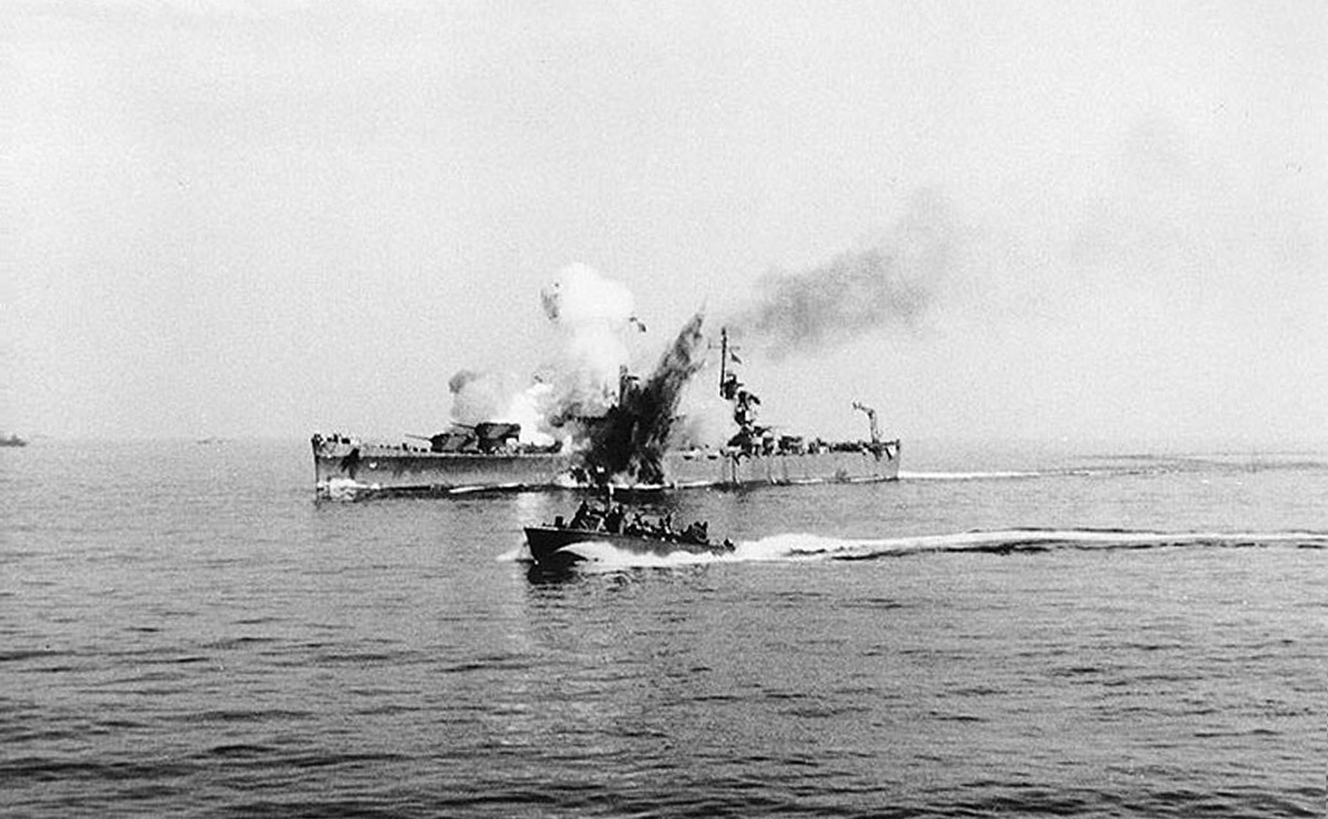 Xem bom co dieu khien dau tien tieu diet muc tieu hinh anh