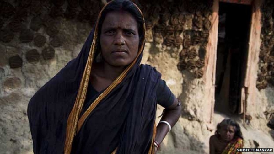 Dang sau su im lang cua nan nhan hiep dam o An Do hinh anh