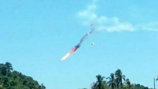 Hai may bay va cham va chay rui tai trien lam o Malaysia hinh anh