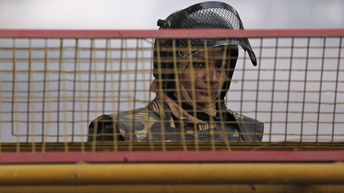 An Do tang so canh sat nu de chong hiep dam hinh anh