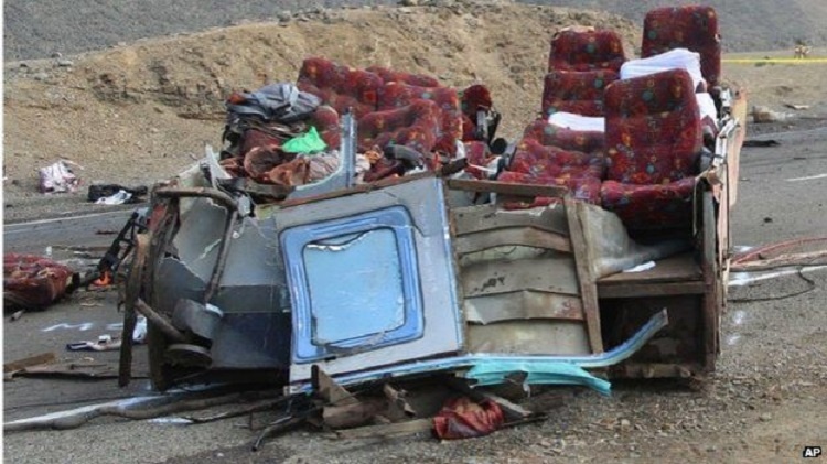 Các cuộc điều tra ban đầu cho thấy tài xế chiếc xe gặp nạn đã ngủ gật khiến chiếc xe chạy sang làn đường ngược chiều