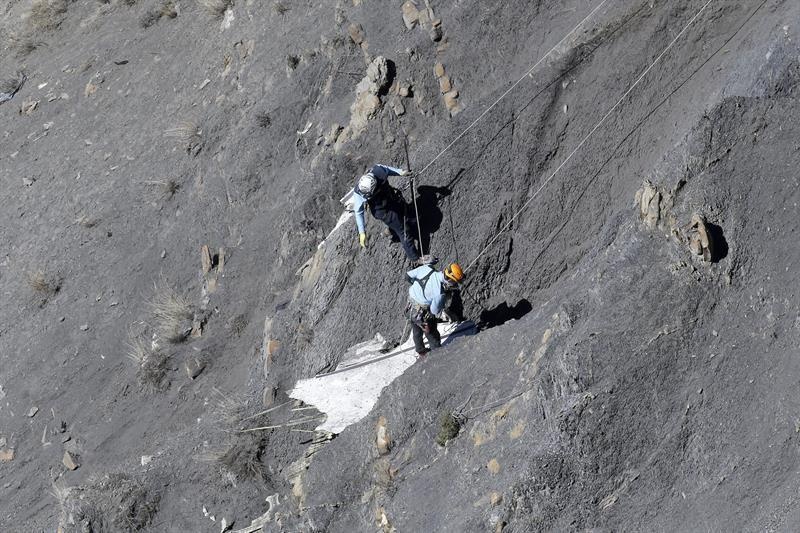 Để có thể tiếp cận hiện trường, mọi nhà điều tra phải có kỹ năng của vận động viên leo núi. 