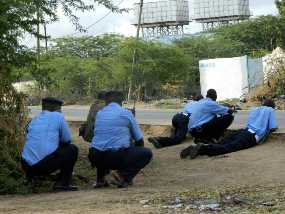 Phien quan tan cong truong dai hoc o Kenya, 70 nguoi chet hinh anh