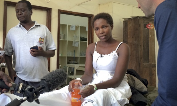 Co gai thoat chet trong vu tham sat o Kenya nho chui vao tu hinh anh