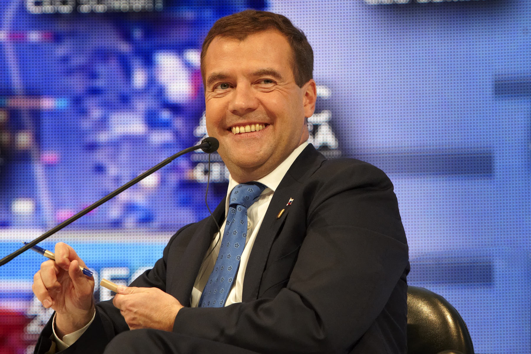 Thu tuong Nga Medvedev den Ha Noi hinh anh