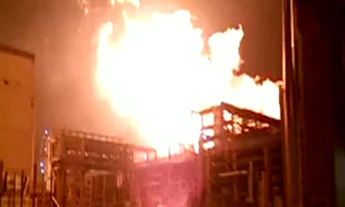 Lua chay du doi sau vu no nha may hoa chat o Trung Quoc hinh anh