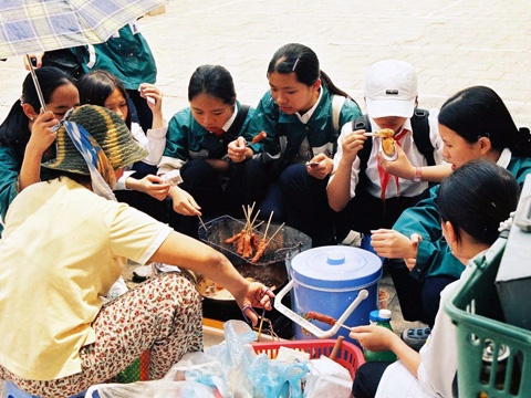Meo tranh ngo doc thuc pham trong mua he hinh anh