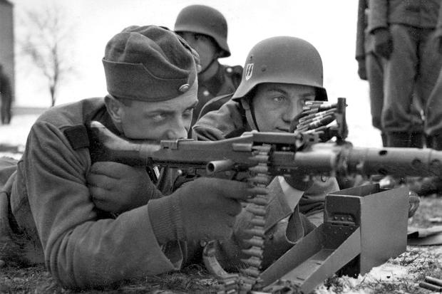 Loat vu khi ky quai de chong phat xit Duc hinh anh