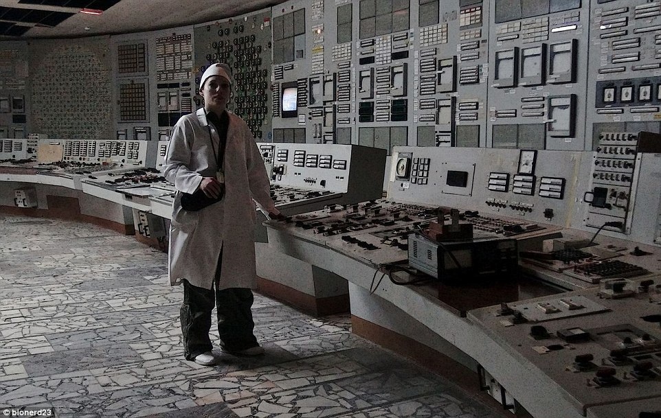 Vào ngày 26/4/1986, lò phản ứng số 4 của nhà máy điện hạt nhân Chernobyl nổ tung, gây nên thảm họa nguyên tử tồi tệ nhất trong lịch sử. Sau sự cố, chính phủ Liên Xô thành lập một vùng cách ly xung quanh nhà máy. 