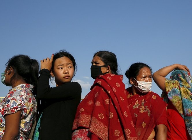 Nan nhan dong dat Nepal doi mat voi nan buon nguoi hinh anh