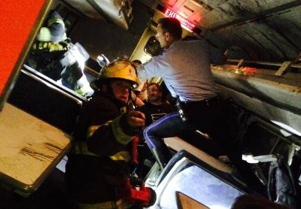 Canh hon loan tren tau cho 240 nguoi trat banh o My hinh anh