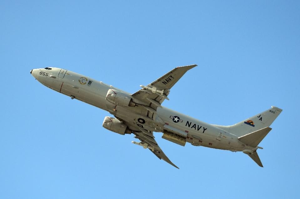 Trung Quoc phe phan hoat dong tuan tra cua may bay My hinh anh