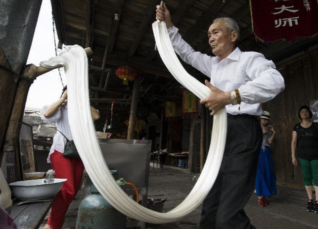 Tuyet ky lam keo keo o Trung Quoc hinh anh