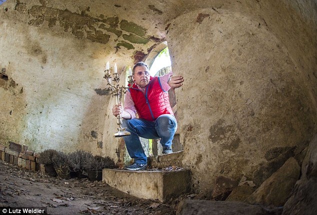 Phat hien ham ruou bi mat cua Hitler hinh anh