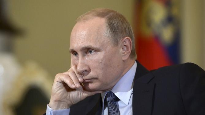 'Nga chi tan cong NATO trong giac mo cua ke dien' hinh anh