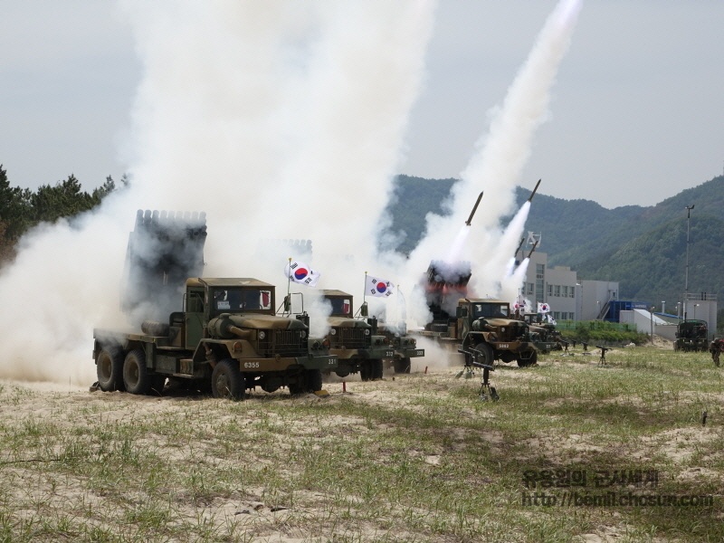 Tang, phao, truc thang Han Quoc pho dien suc manh hinh anh