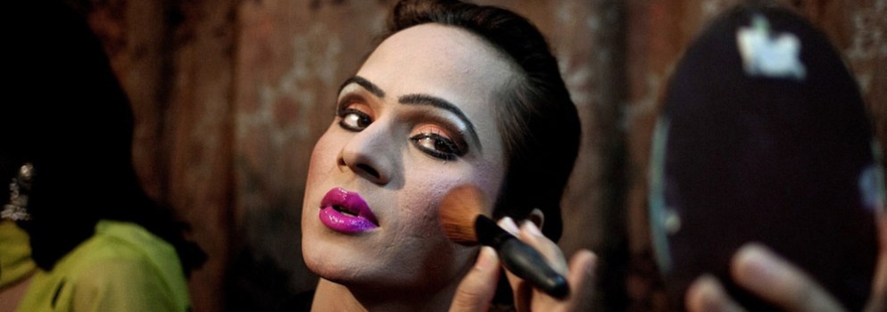 Cuoc song khon kho cua nguoi chuyen gioi o Ai Cap hinh anh