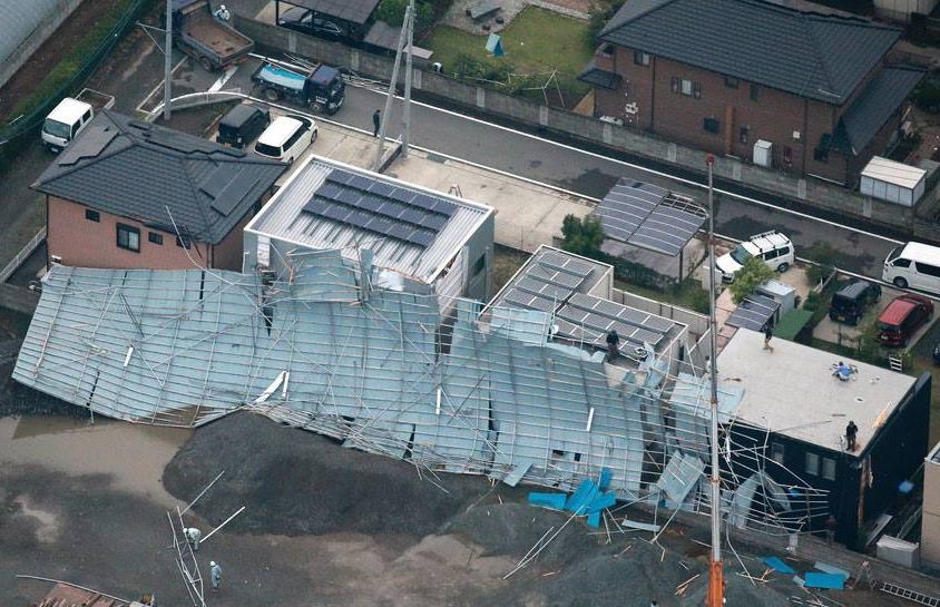 Dong loc cuon tung mai nha o Nhat Ban hinh anh